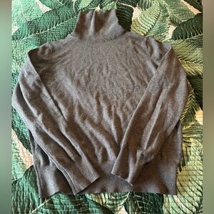 H&M Gray Turtleneck Sweater